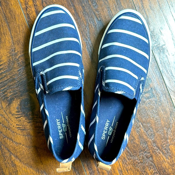 SPERRY X Vineyard Vines Shoes - Picture 1 of 6